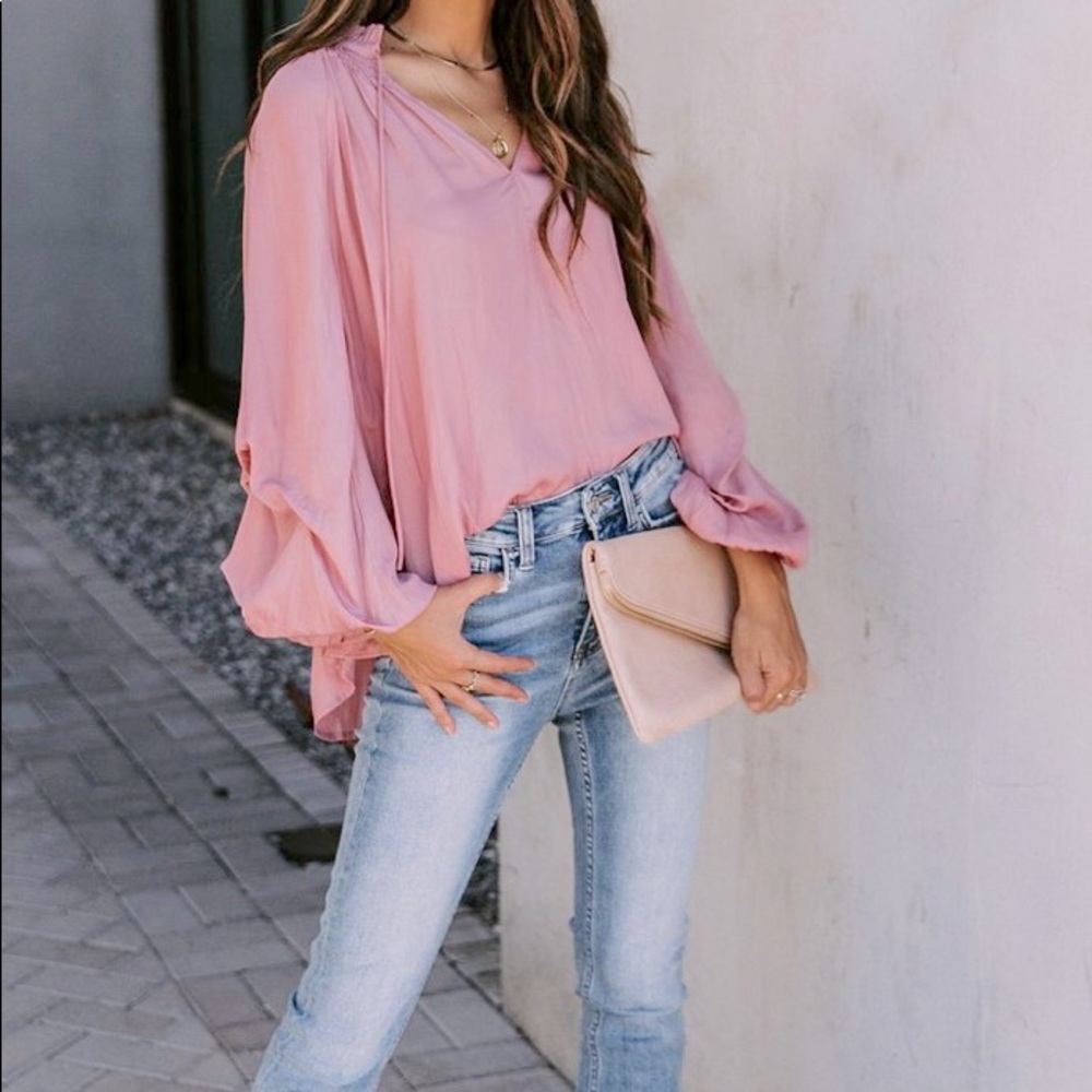 Billowed Blouse Mauve Satin fabrication